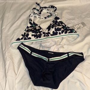 Jag Jeans Women's Navy and White Floral Bikini